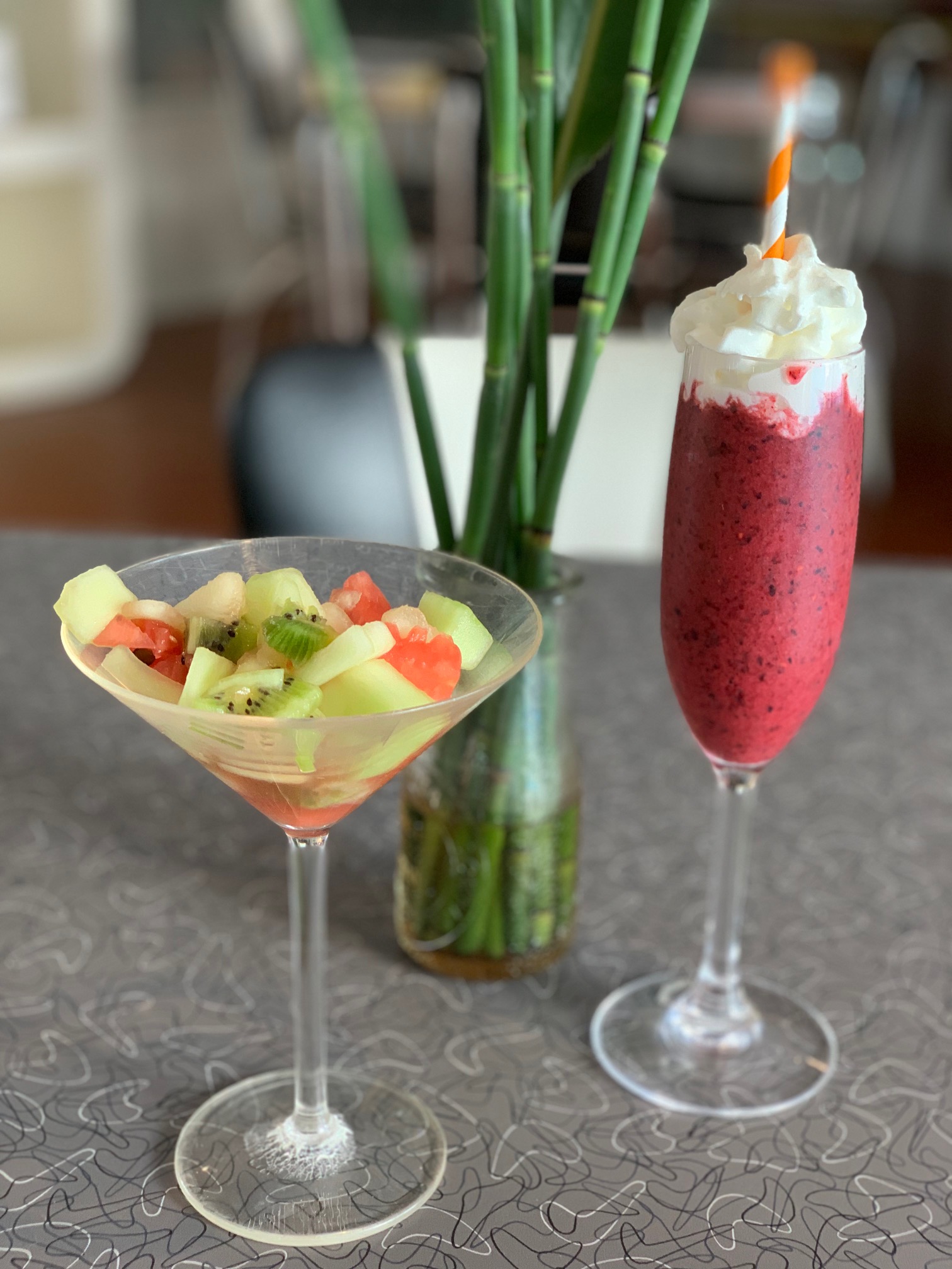 Fresh fruit, smoothie, and egg entree are offered at the Palm Springs Rendezvous each morning.